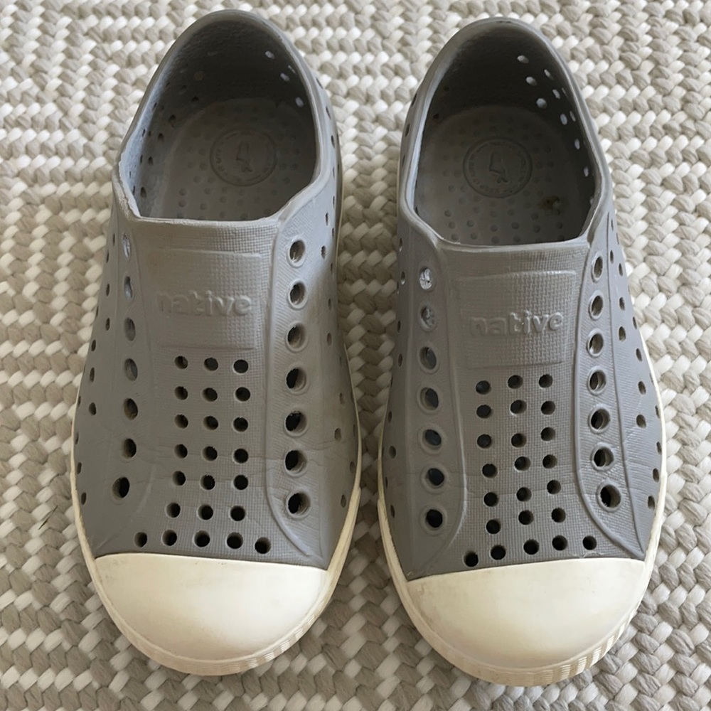 Grey natives size 8